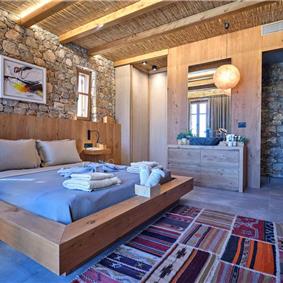 6 bedroom villa with pool, East Paros, sleeps 12
